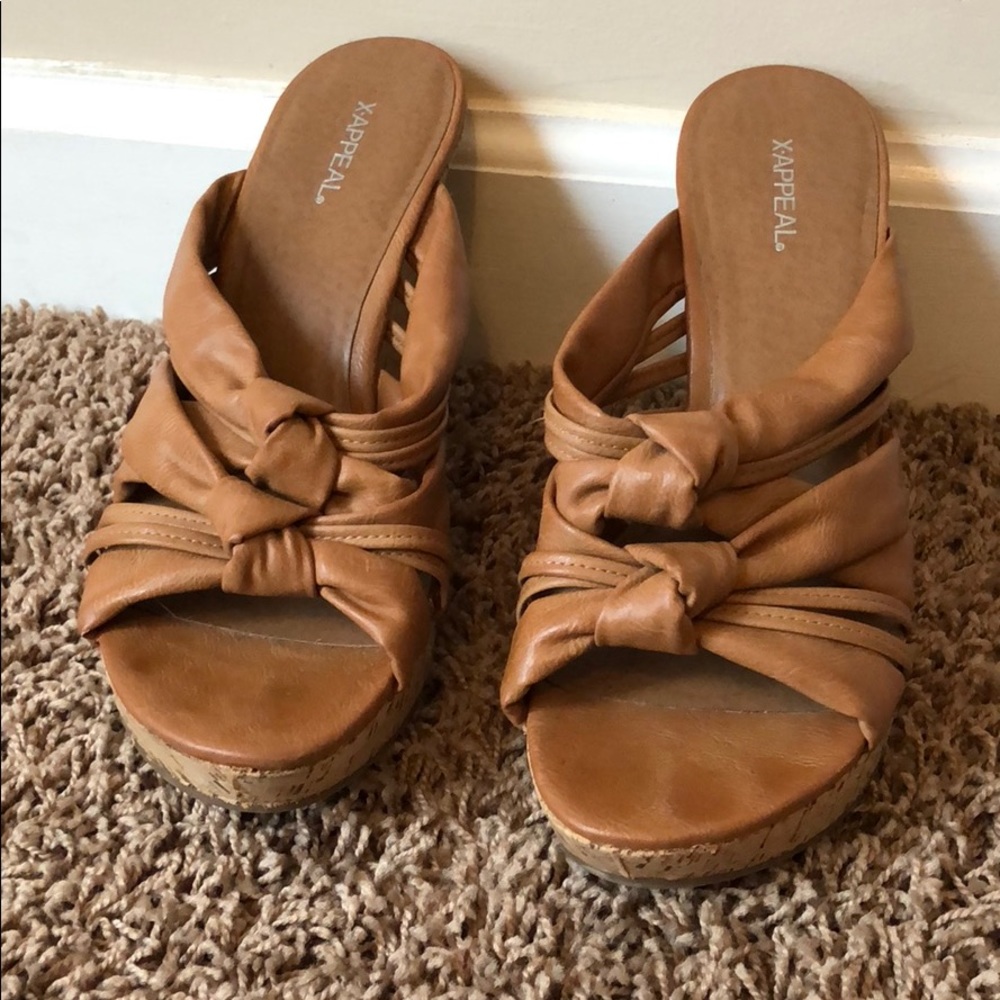 Size 9 women’s wedge sandals